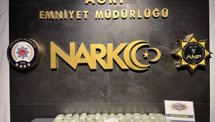 Van’da Otoparkta 14 Kilo 500 Gram Sentetik Uyuşturucu Ele Geçirildi